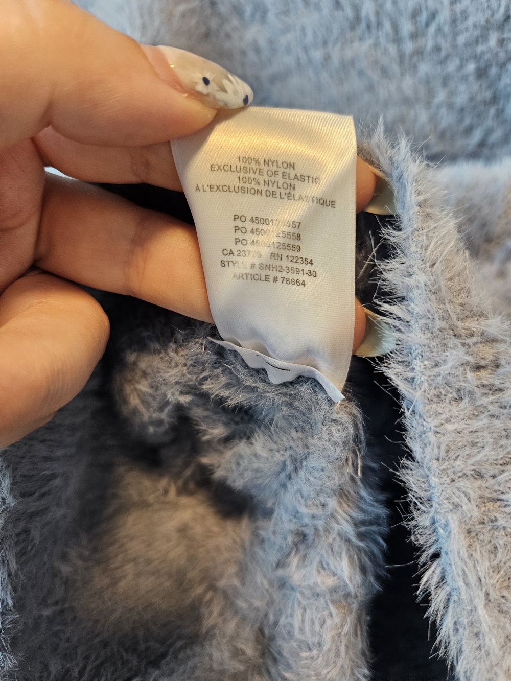 Aritzia Sunday Best Blue Fuzzy Cropped V-Neck Sweater - Picture 6 of 7